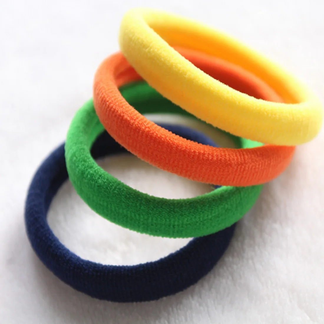 Резинки. Резиновые резинки. Каучуковые резинки. Резинки для волос из каучука