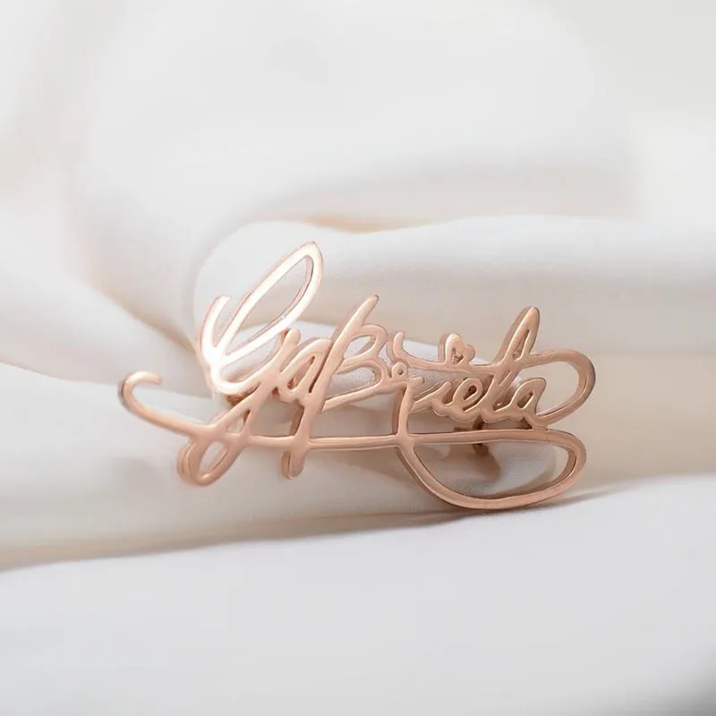 

Custom Name Brooch Name Pin Gold Handwriting Signature Any Name Brooches Pins Gold Label Pin alfileres con nombre personalizado