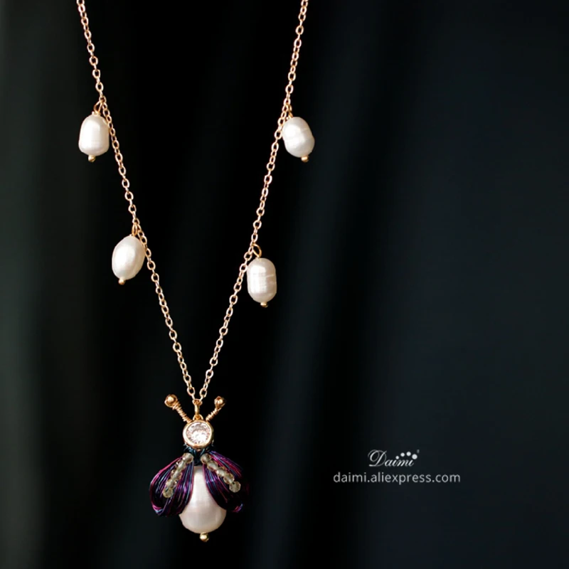 

DMNFP352 Bee Necklace Big Pearl Choker Necklace Designer Jewelry Trendy Pearl Necklace Best Gift for Women