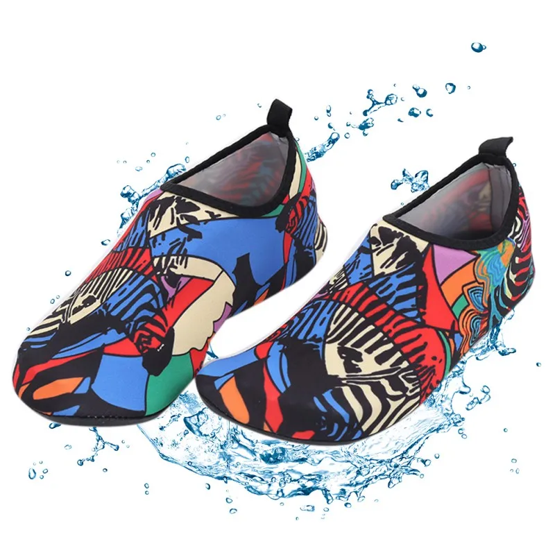 

Water shoes woman Men Swimming Beach Socks Plus Size Sneaker Striped bathing slippers Quick-Dry Coral Shoes Non-slip Creek Shoes