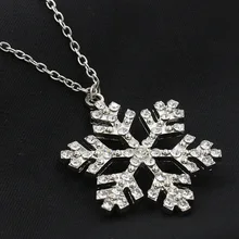 Korean version of the new fashion snowflake pendant necklace fashion jewelry Z3105 girls sweater chain