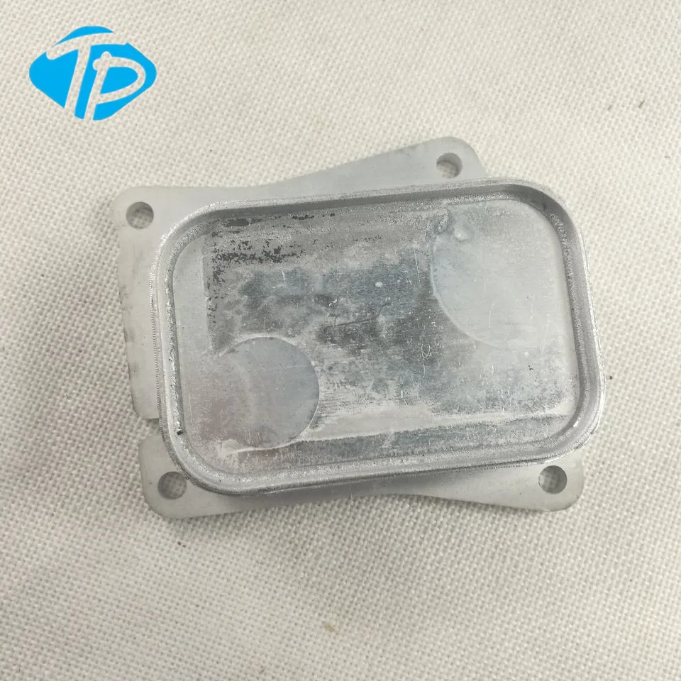 Engine Oil Cooler W203 W204 2711880401 8MO376756731 2711880401 A2711880401