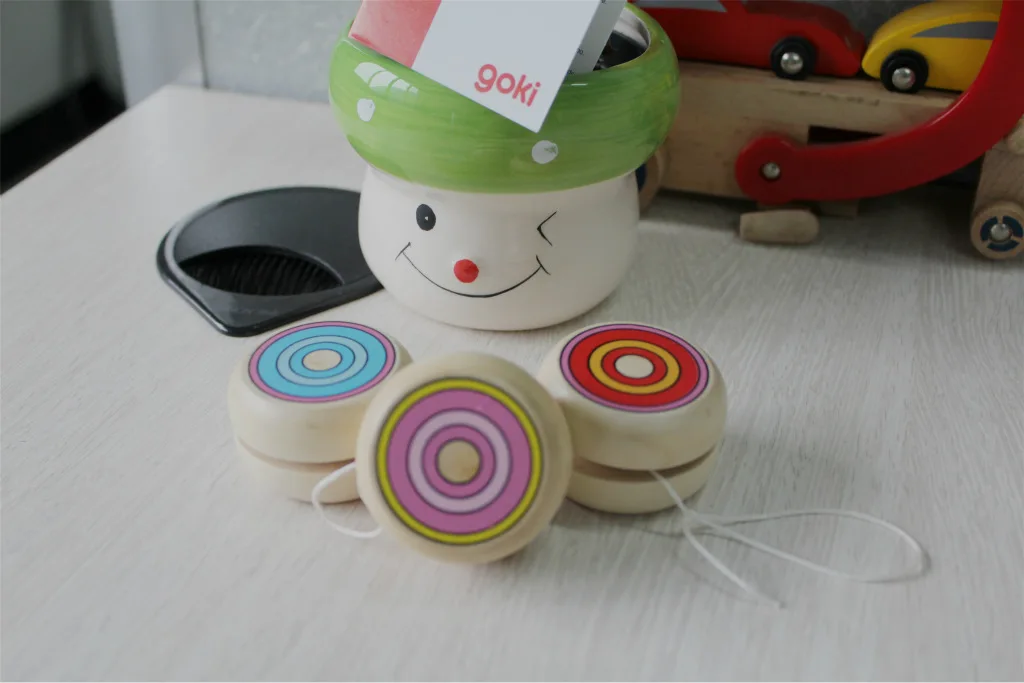 wooden YOYO yo yo kids classic toys xmas gifts party favors