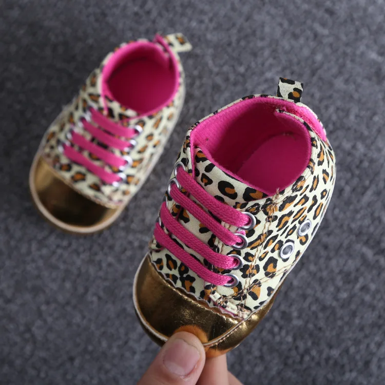 Повседневная парусиновая обувь для новорожденных девочек и мальчиков; детские мокасины для первых шагов; мягкая парусиновая нескользящая обувь для малышей