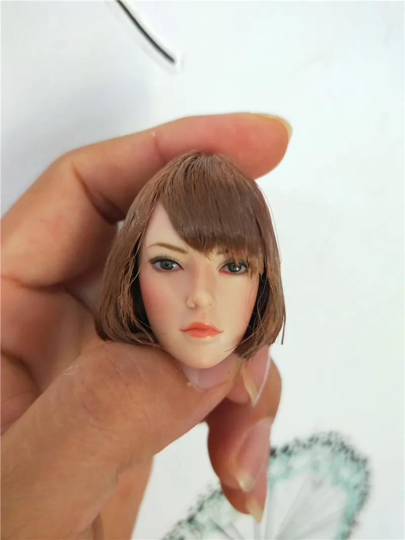 Модель 1/6 года Женская фигурка головы из Азии коричневые кудри/черные длинные