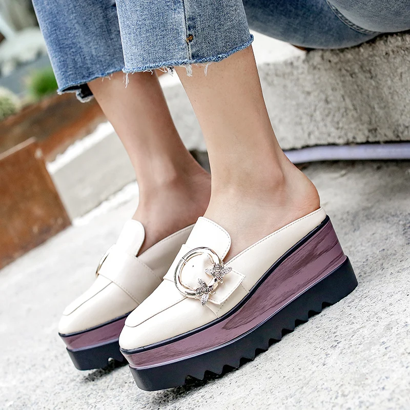

Brogue Shoes Women Square Toe High Platform Slides Mules New Designer Leather Wedges Slippers Muffin Slippers Zapatos Mujer 2019