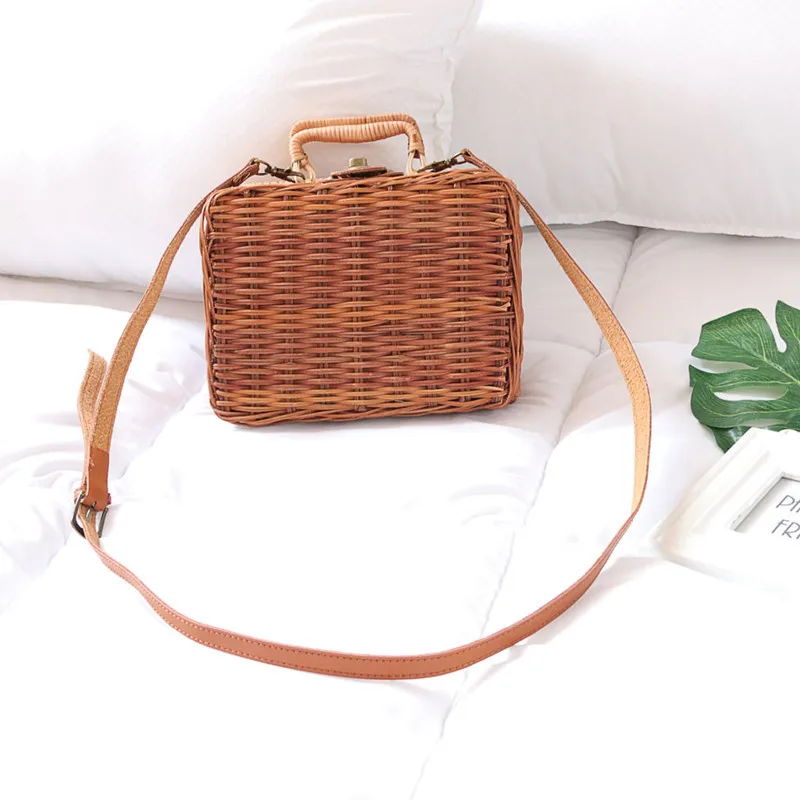 

Super seabob 2018 Autumn New Pattern Personality Bamboo Shoulder Shoulder Box Concise Manual Rattan Plaited Package Women DA223