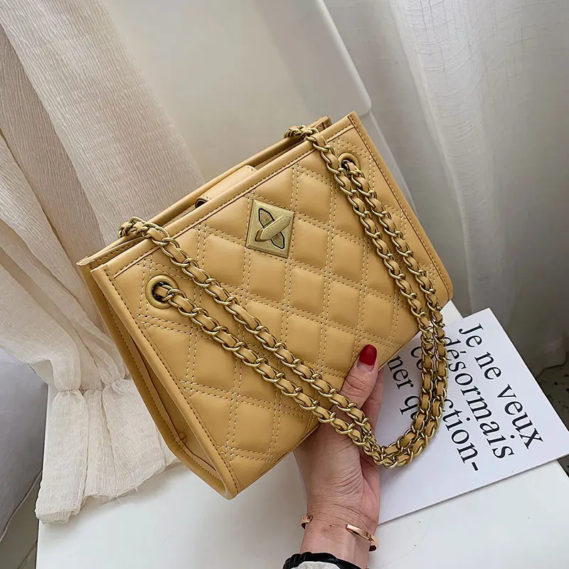

The new Korean version of the diagonal chain diagonal bag with embroidery thread and one shoulder square bag
