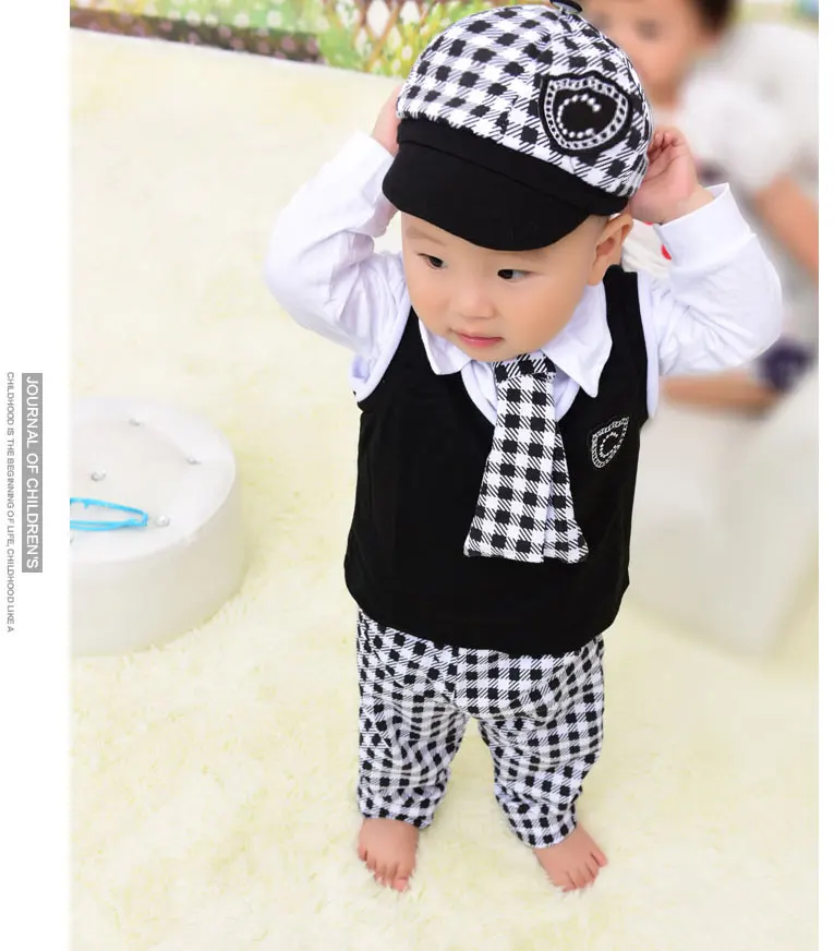 Zutano unique boy clothes can be mixed and matched together by clothes in cotton interlook, french cotton terry and cotton fleece. Zutano Collectibles a great selection of Zutano's Toddler and kids clothes, best seasonal fashions for boys and girls.
