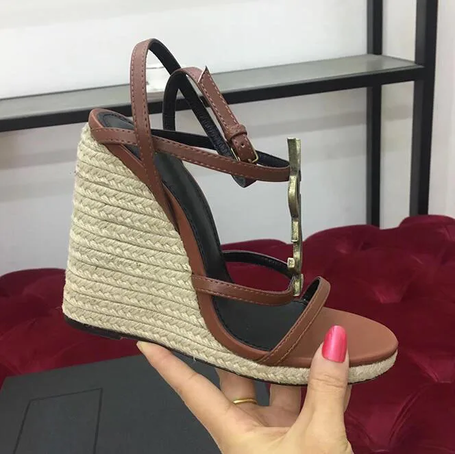 

2019 Factory real leather bottom super beautiful small slope with leather letters copper buckle logo wedge sandals female