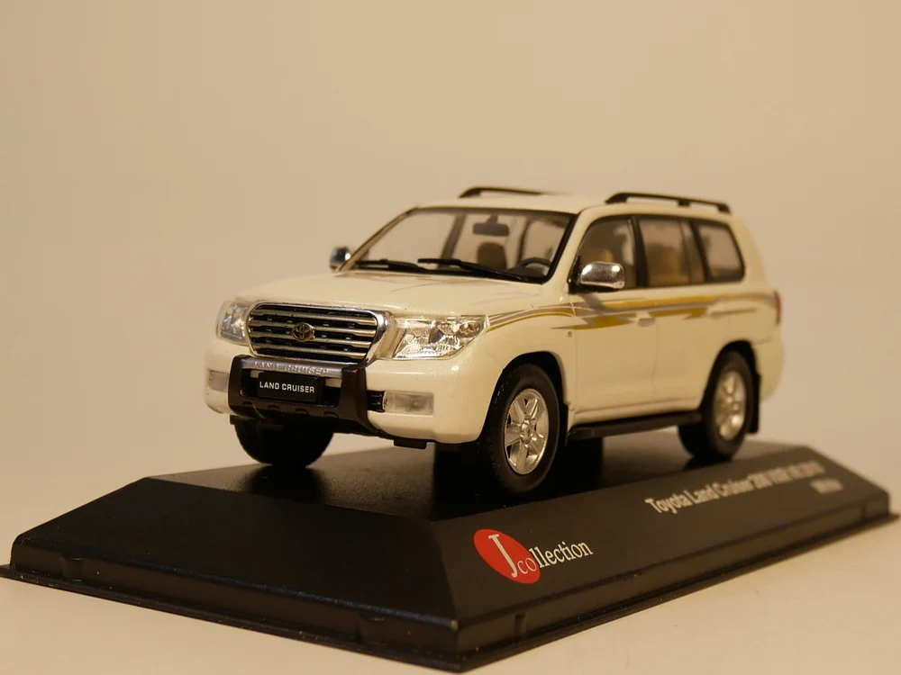 J-коллекция 1:43 Toyota Land Cruiser 200 VXR V8 2010 литой модельный автомобиль