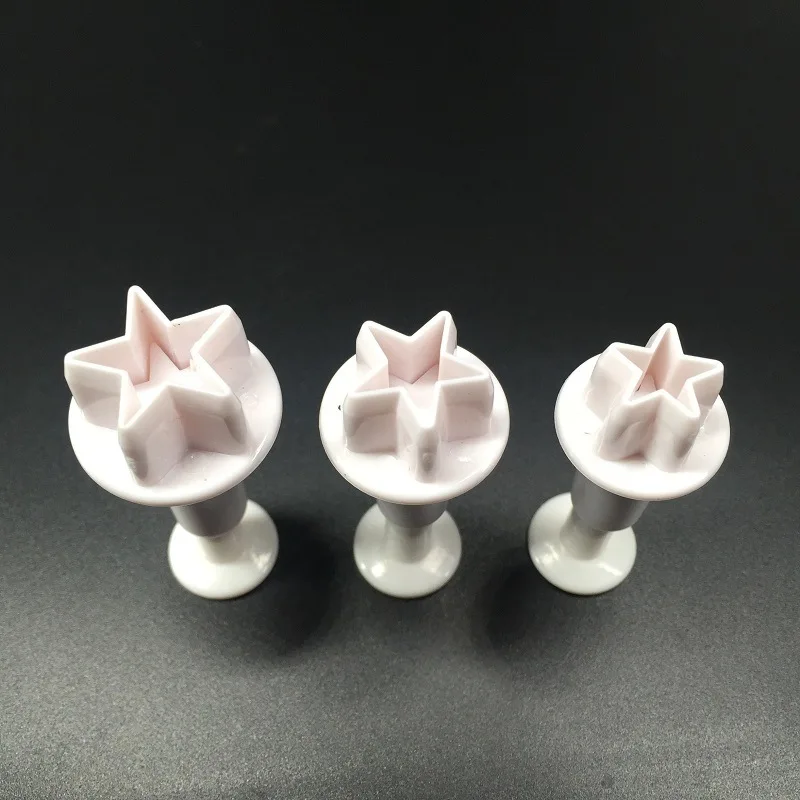 

3Pcs of Cake Mold Spring Cutting Die, Small Star Plunger Cutting Die, Biscuit Decoration Tool, Chocolate Mold, Kitchen Tools