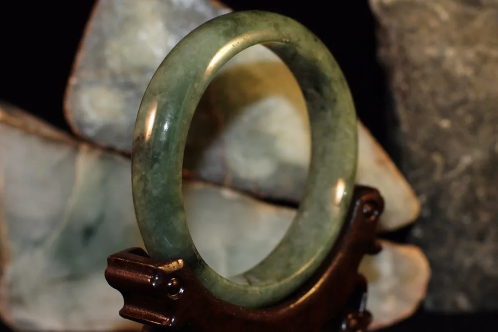 

11533 Untreated Chinese Natural Green Jadeite A Jade Bangle Free Ring