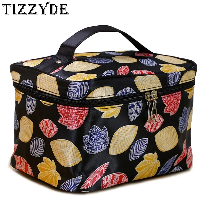 

2017 Women Professional Maple Leaf Cosmetic Bag Large Capacity Storage Makeup Bag Handbag Travel Necessary Organizer CQ134