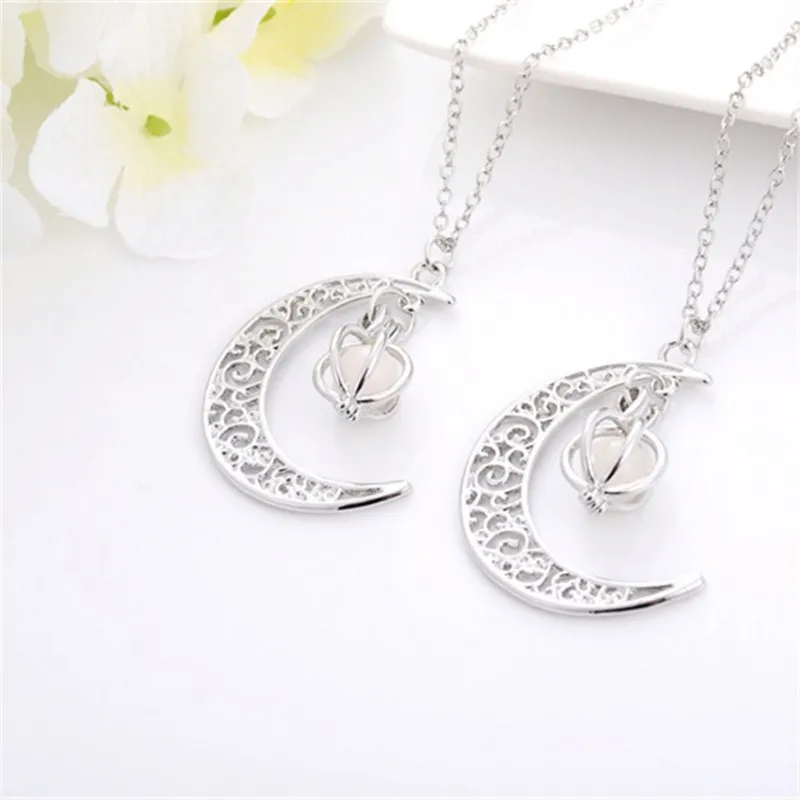 Christmas Gift Glow Necklace Cresent Moon Necklace Jewelry Luminous Dangle Pendant with Glow In the Dark (4)