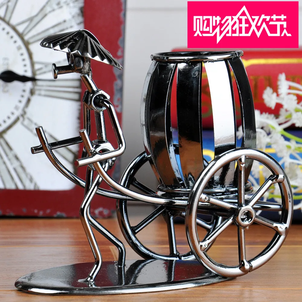 Iron Interesting Characters Figure Model Pen Holder Decoration Office