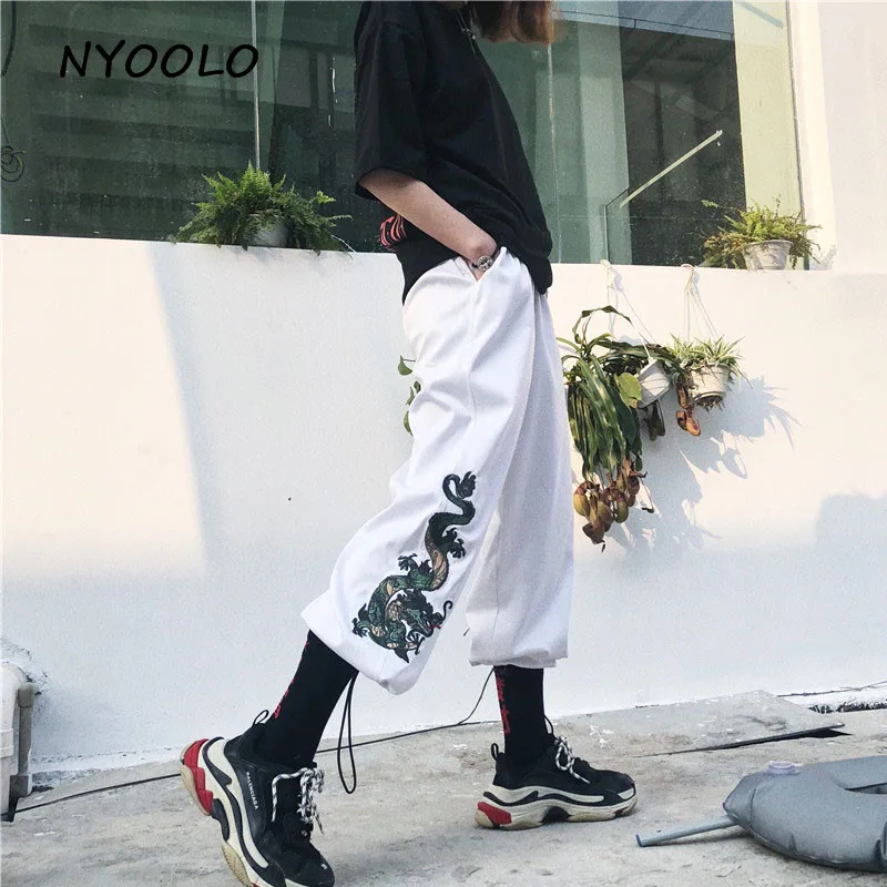 NYOOLO, винтажная уличная одежда, приталенные штаны с вышивкой дракона, однотонные, с эластичной резинкой на талии, длинные штаны для мужчин и женщин