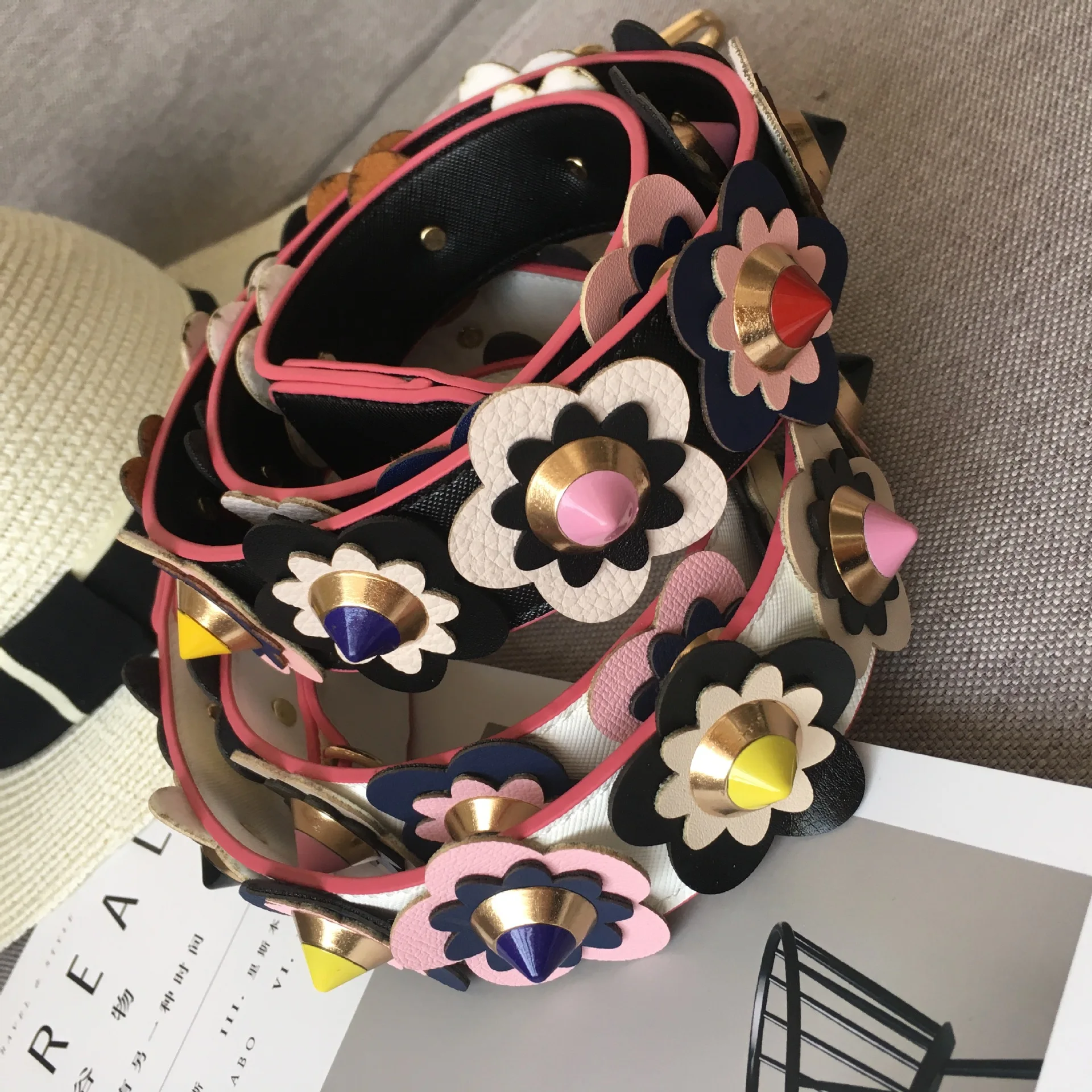 

2016 Top Synthetic Leather Women Shoulder Bags Flap No Computer Interlayer New Flower Strap Color Sweet Bag With Wide Straps