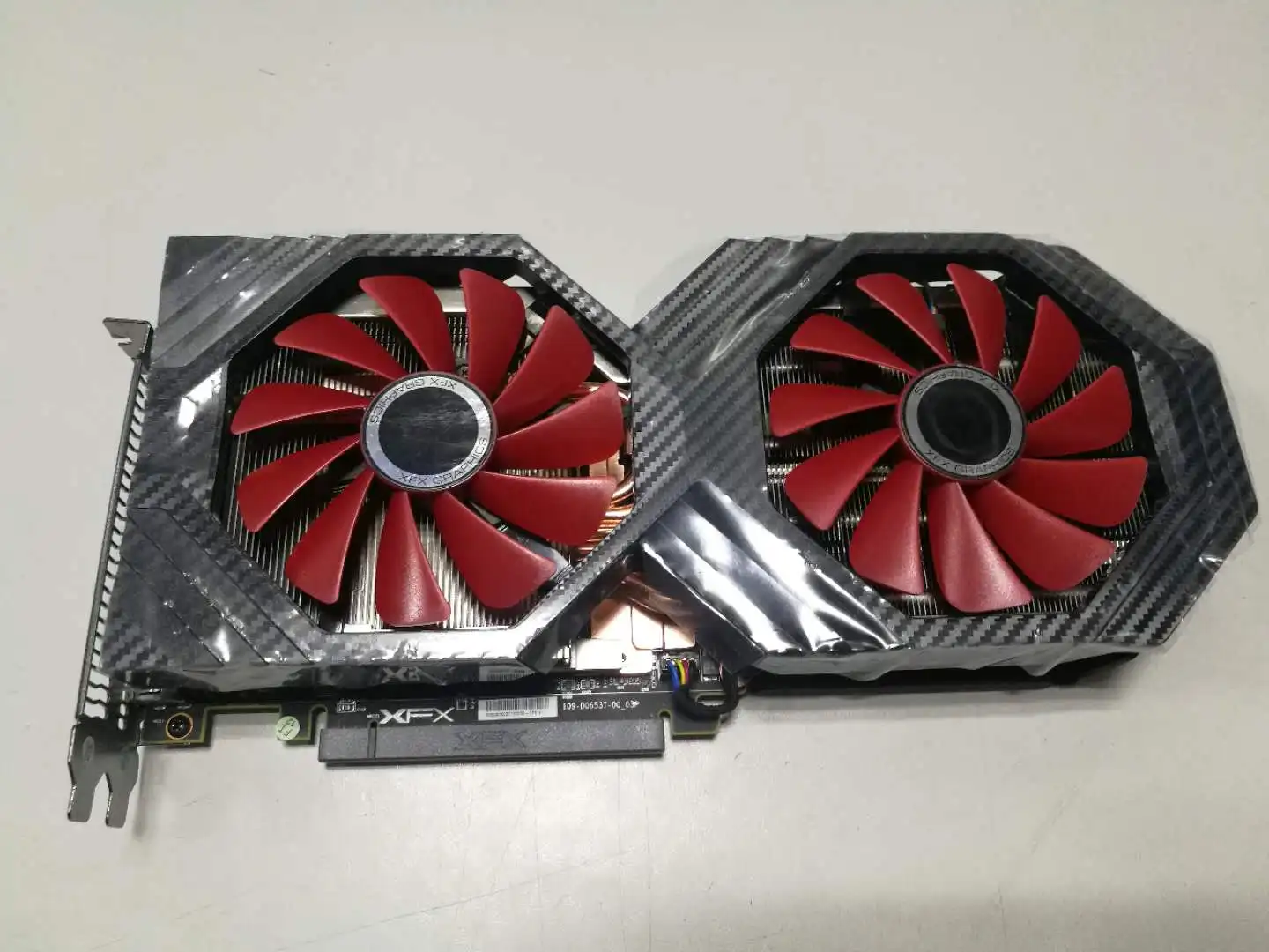 Для RX-VEGALDFF6 VEGA 56 8 Гб 3xDP