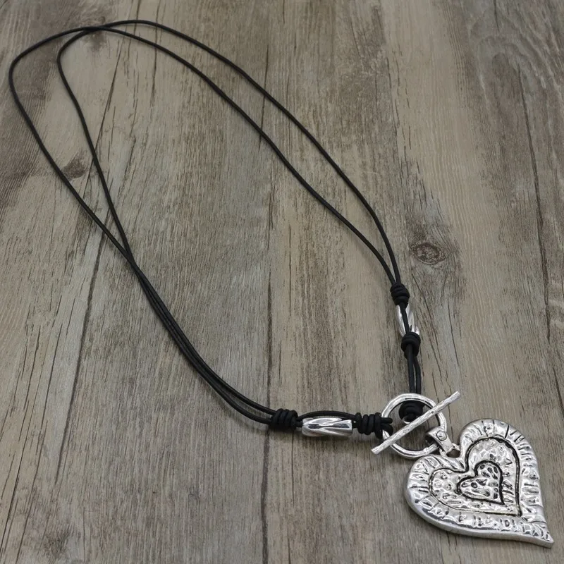 leather heart pendant necklace (1)