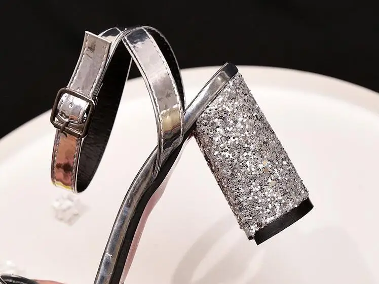 Модные Ремешок на щиколотке пряжка женские босоножки высоком каблуке Bling толстой