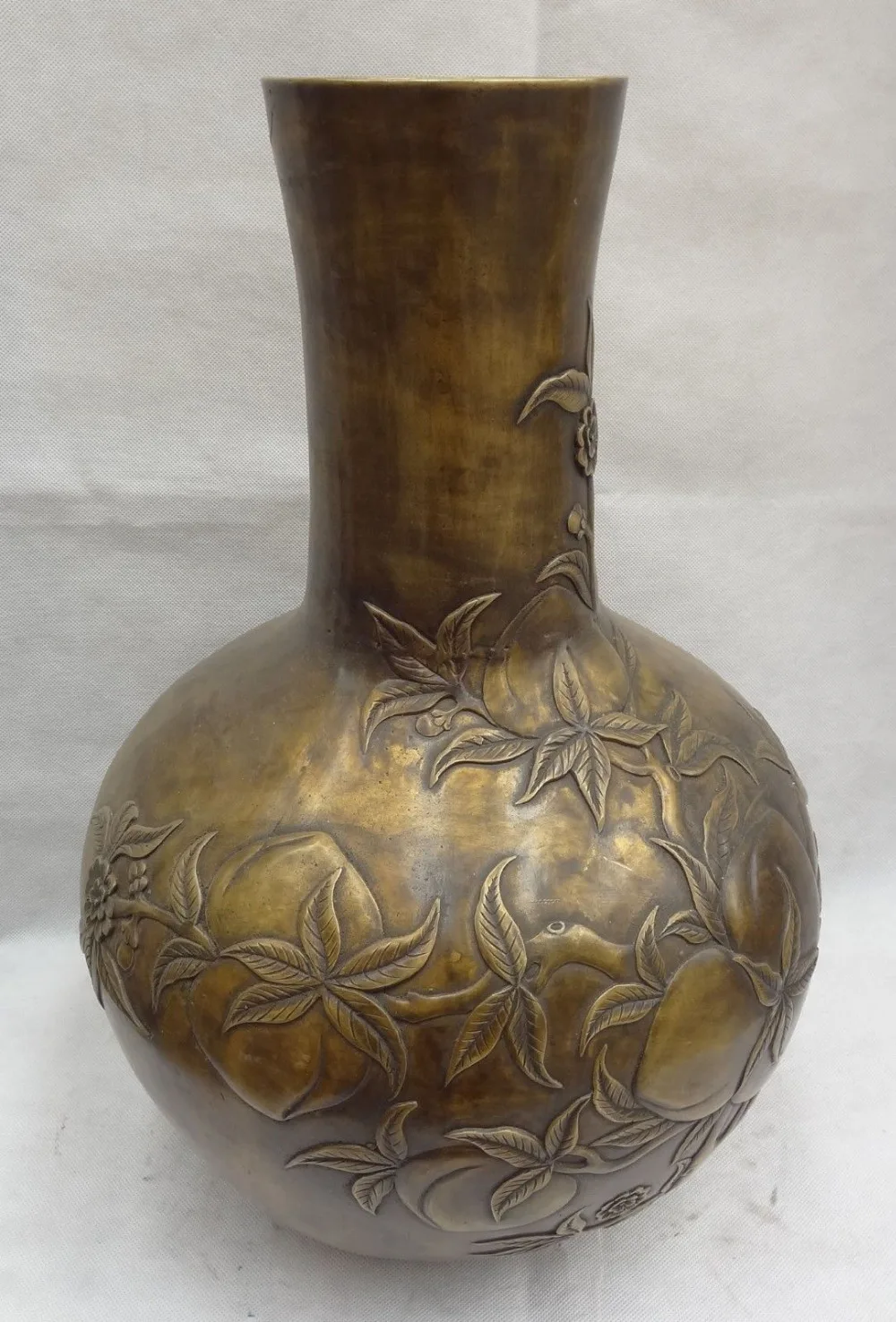 

20" Decorate Chinese Bronze Buddhism Shou Tao Peach Branch Statue Jar Pot Vase