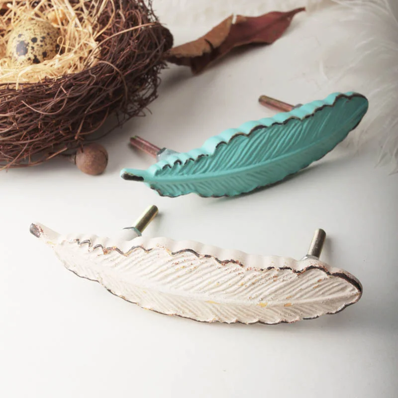 

Individuality Fashion Feather-shaped Handles Classic Fantasy Feather Knobs and Pulls Wardrobe Retro Double-hole Handles and Pull