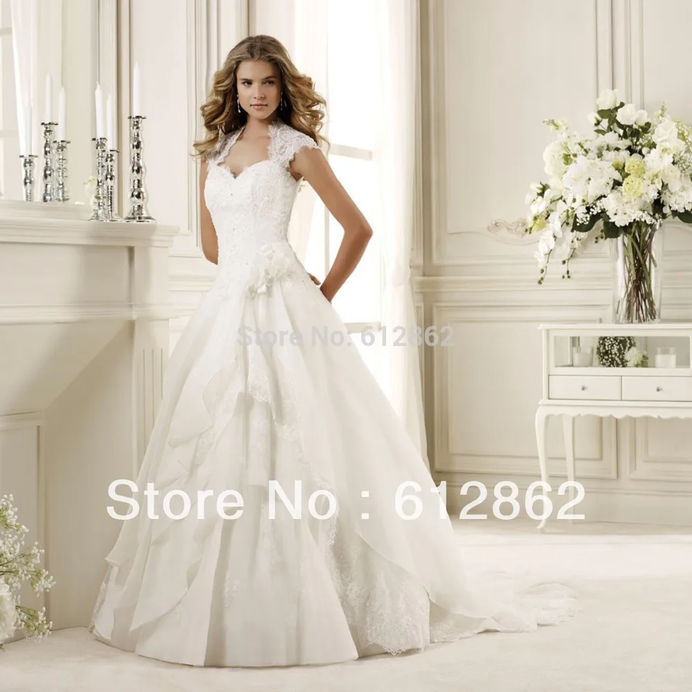 2017 Cap Sleeve Ball Gown Beaded Lace Wedding Dresses With Keyhole