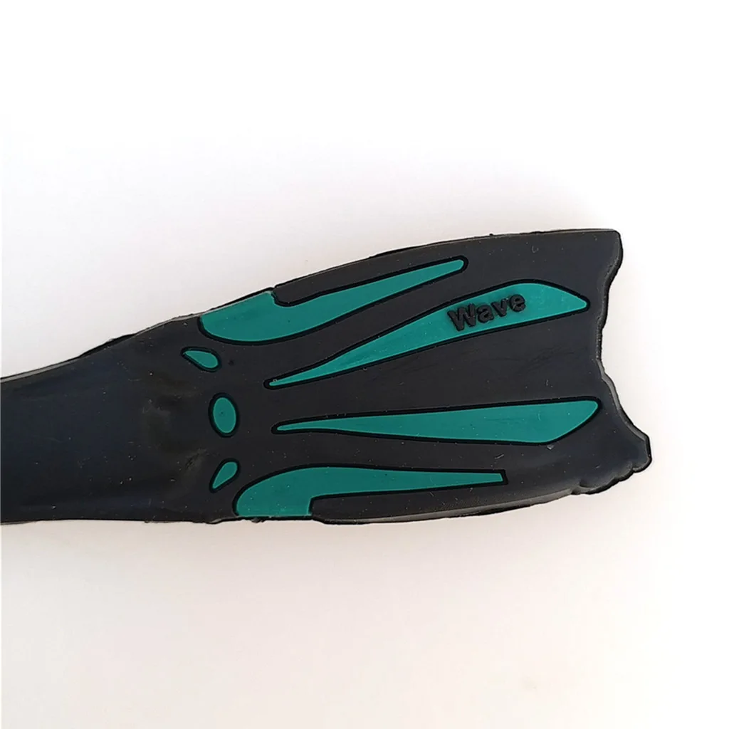 Novelty Mini Chain Scuba Dive Fins Flippers Key Chain Holder Silicone and Steel Keyring Keychain for Boat Kayak Surfing Sailing Novelty Mini Chain Scuba Dive Fins Flippers Key Chain Holder Silicone and Steel Keyring Keychain for Boat Kayak Surfing Sailing