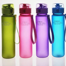 560 ML Botella de Agua De Plástico Botella de Agua de Los Deportes Taza Espacio de Color Caramelo Bike Ciclo Al Aire Libre de Frutas A Prueba de Fugas Botellas de 2D