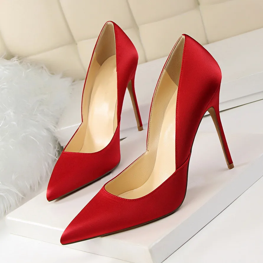 

2019 Luxury Brand Women's Shoes OL Solid Color Silk High Heels Fashion Sexy Pointed Toe Women Pumps Shoes DS-A0020
