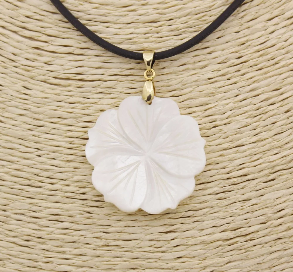 

Natural White Mother of Pearl Shell Handmade 26mm Carven Flower Pendant 18" Long