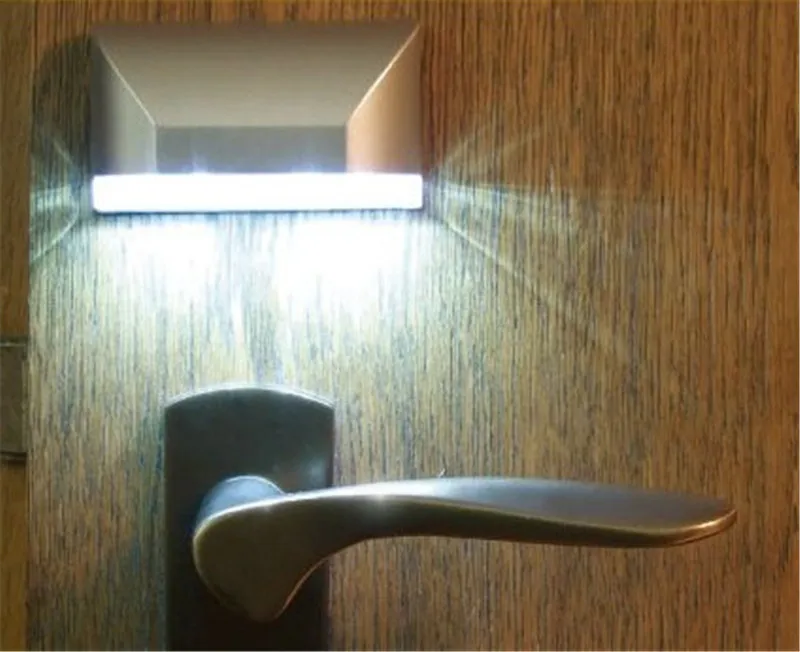 

Lamp Night Light Intelligent Auto PIR Door Lock Induction Lamp Door Keyhole IR Motion Sensor Heat Detector 4 LED Smart Light