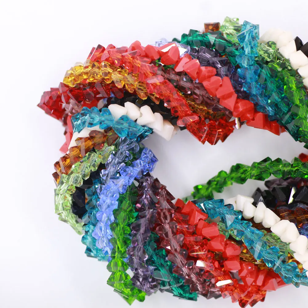 

ZHUBI 100pcs/lot 6MM Triangular Irregular Beads Crystal Glass Bicone Beads With Hole DIY for Jewelry Making Bracelet & Necklace