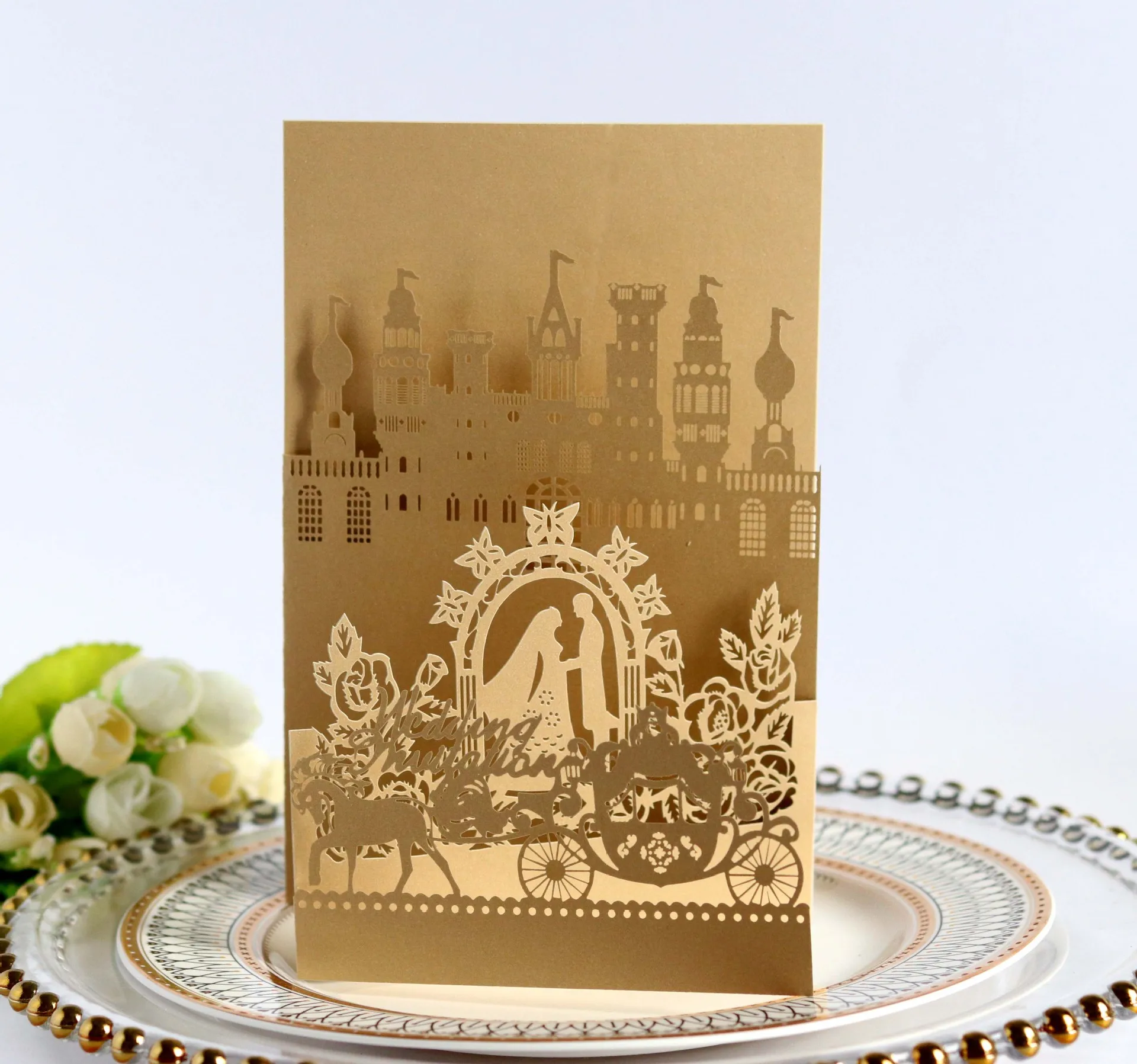 

(50 pieces/lot) European Wedding Laser Cut Greeting Card Carriage Invitation Marriage Castle Invitation Three-dimensional card
