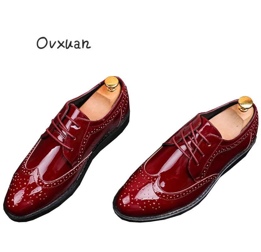 À Sapatas Ocasional Casamento Mão Italiano vermelho Formal De Feitos Do Oxford Preto Negócio Vestido Homens Ovxuan Vermelha Esculpida Sapatos Couro Dos Masculinos Patente Escritório Brogue WBnYqRUT