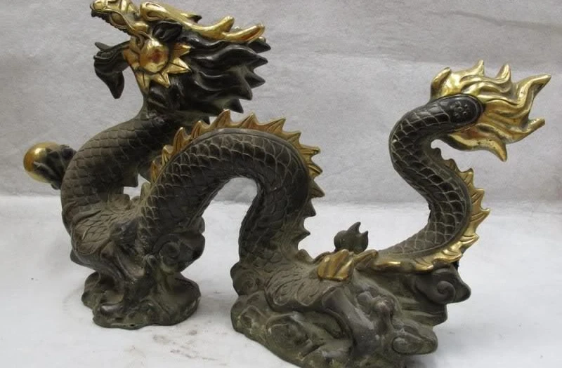 

Chinese Folk Classic Bronze Gilt Royal Palace Lucky Dragon Play Bead statuary