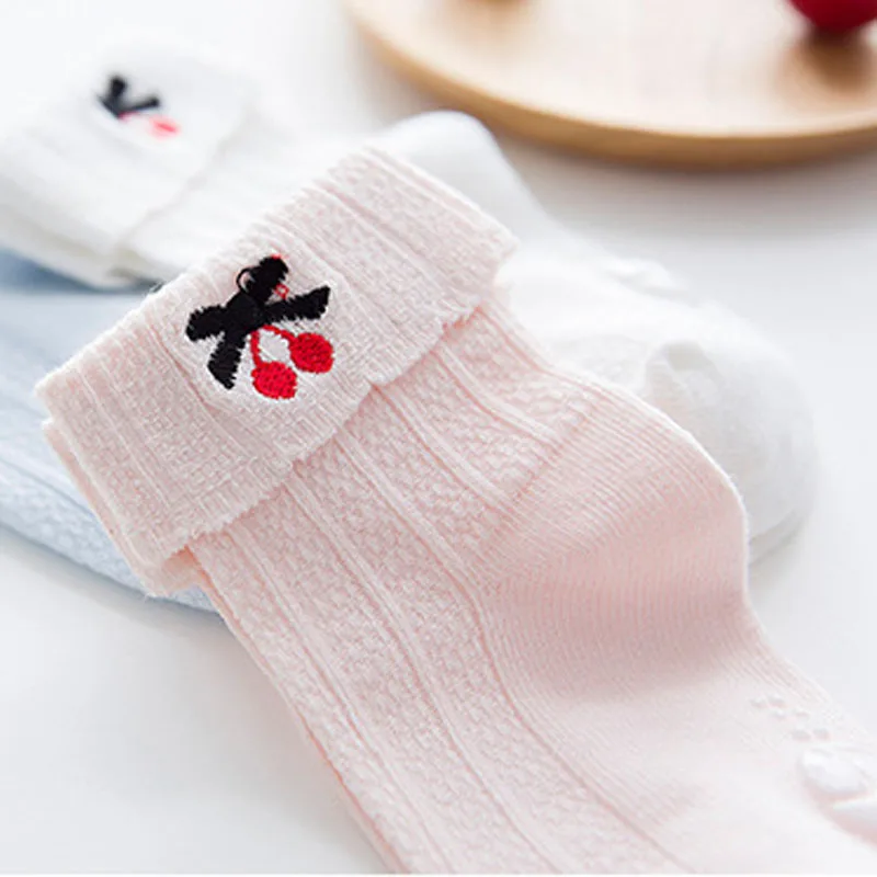 Kidadndy/детские носки мягкие носки для маленьких девочек однотонные носки из хлопка с вышивкой вишни YD556
