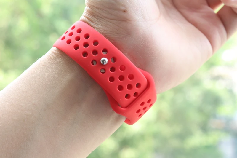 URVOI ремешок для apple watch 5 4 3 2 1 силиконовый ремешок для iwatch sport band с лёгкие дышащие одноцветные 40 мм 44 мм - Цвет ремешка: Red