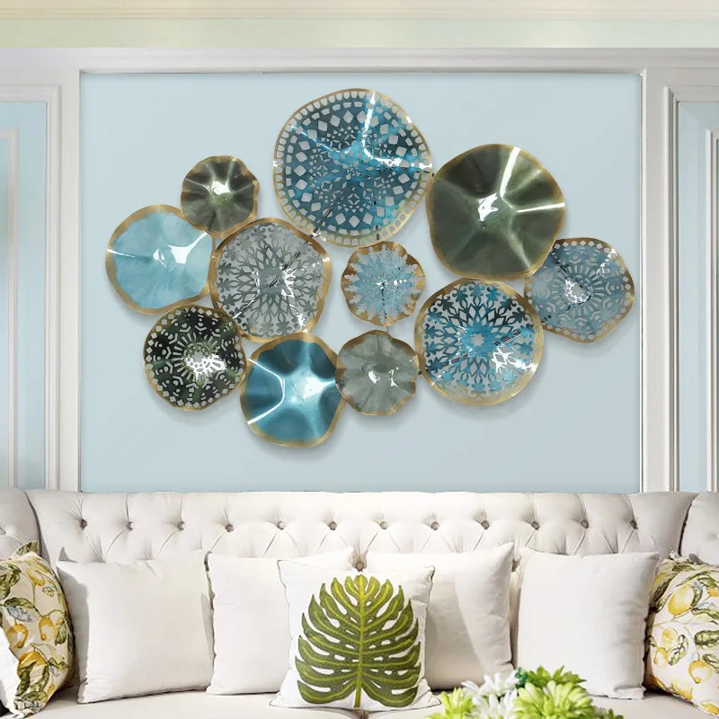 

European Creative Wall Hanging Wrought Iron Round Wall Mural Crafts Decor American Rural Wall Blue Flowers Ornament Decoration