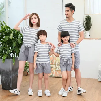 

Family Tshirt Baby and Mom Mum Clothes Family Matching Striped T Shirt +pants Daddy and Mini Me Shirts Mother Daughter Outfits