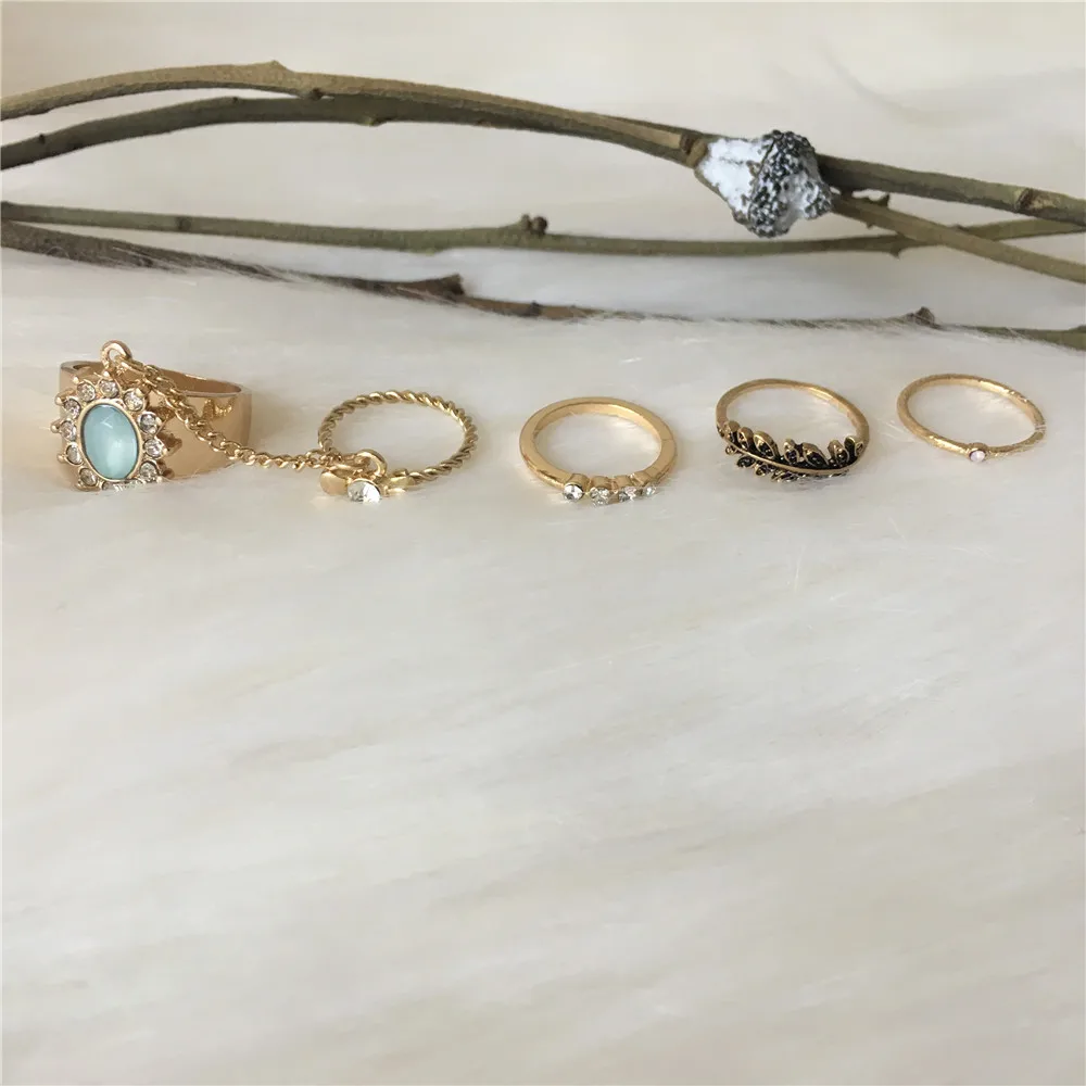 

TRENDY GOLD COLOR PLATING CLEAR MINT STONE FINGER & MIDI RING FIVE RING SET