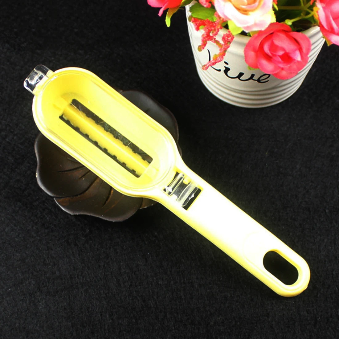 

Sale 1 pcs Creative 17*3.8cm Fish Skin Scraping Fish Scale Brush Graters Fast Remove Kitchen Gadgets