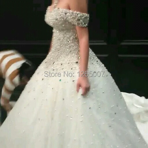 Fashion Sweetheart Off The Shoulder Short Sleeves Pearl Beaded Pearl Wedding Dress 1