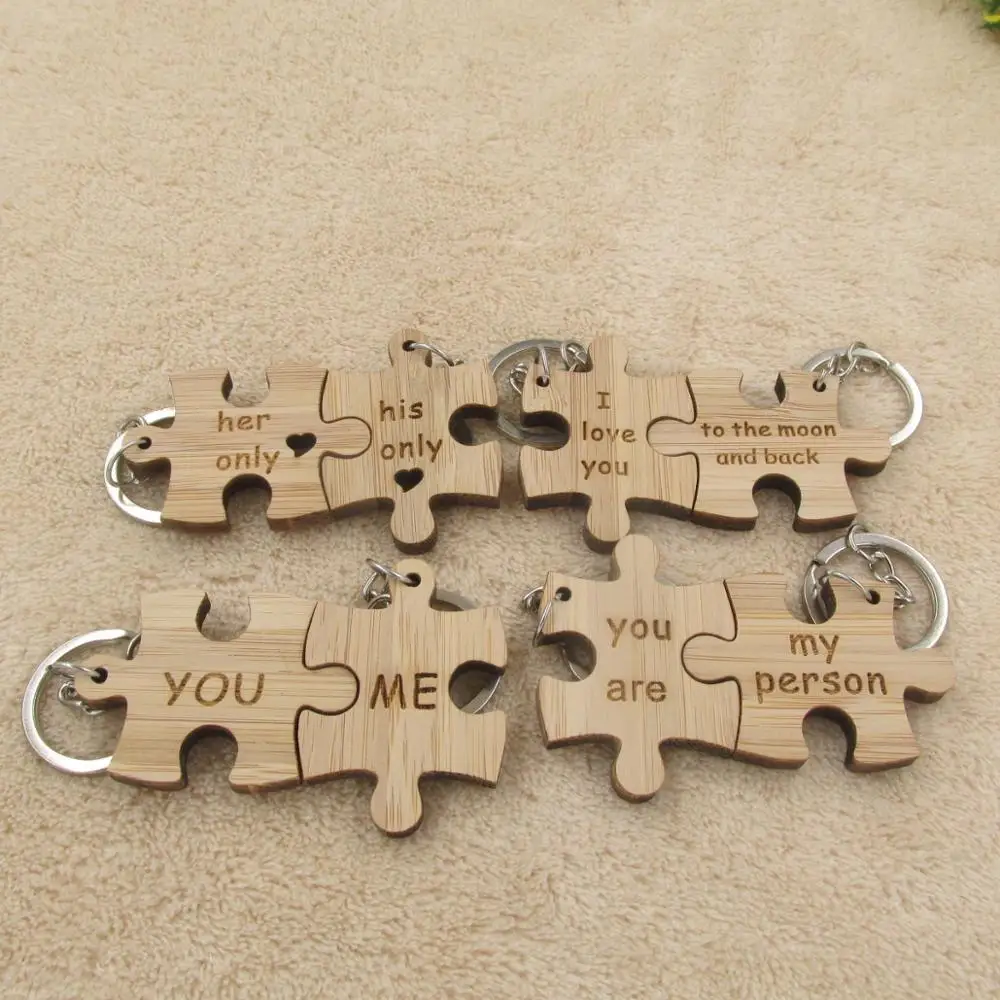 

2pcs/set Wooden Puzzle Couple Keychain i love you to the moon and back Key Chain Ring Best Friends llaveros