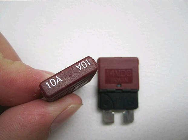 Output10A 30A автоматический сброс лезвия Тип Автоматический выключатель DC14V 10A YJ AF