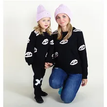 2017 New Autumn Winter Family Matching Clothes Girls Boys Mom Warm Sweaters Cotton Mother Daughter Son Cardigan Clothing Outfits
