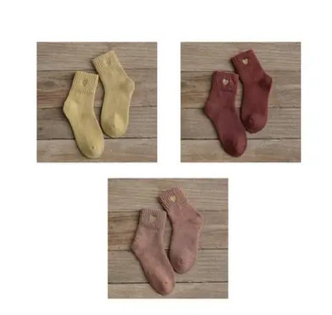 6 шт. = 3 пары зимних толстых шерстяных женских теплых носков женские носки в стиле ретро с вышивкой в виде сердца красные, желтые, зеленые, Прямая поставка - Цвет: 3pairs