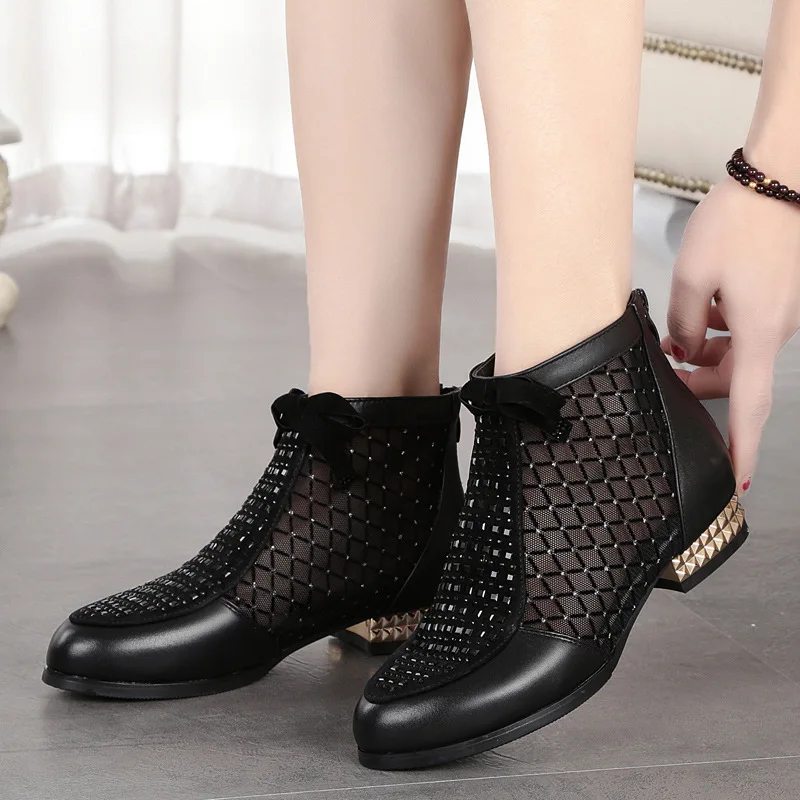 

2019 Spring Autumn New Fashion Women Ankle Boots Punk Buckle Strap Chunky Heels Round Toe Hollow Out Women Boots Big Size 41-43