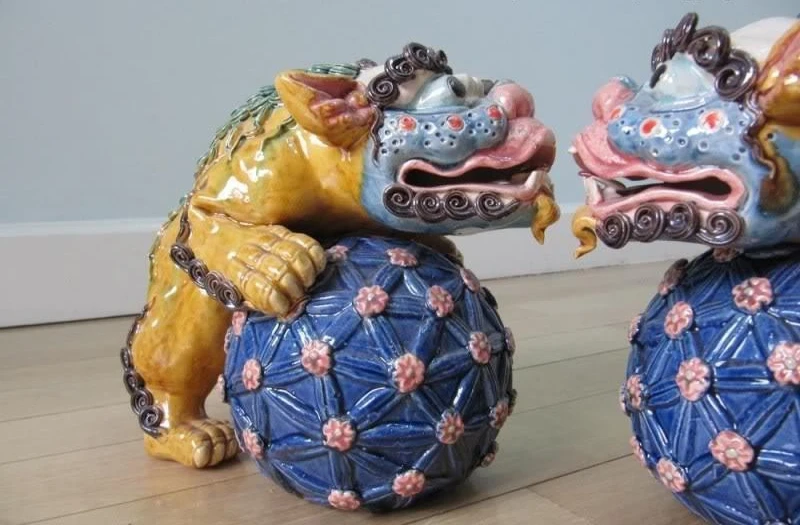 

China WuCai porcelain Palace Evil Door Two Fu Foo Dog Lion Kylin Play Ball Pair
